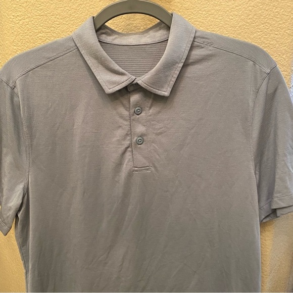 LULULEMON Men Light Blue Polo Top Size Small - Picture 2 of 5